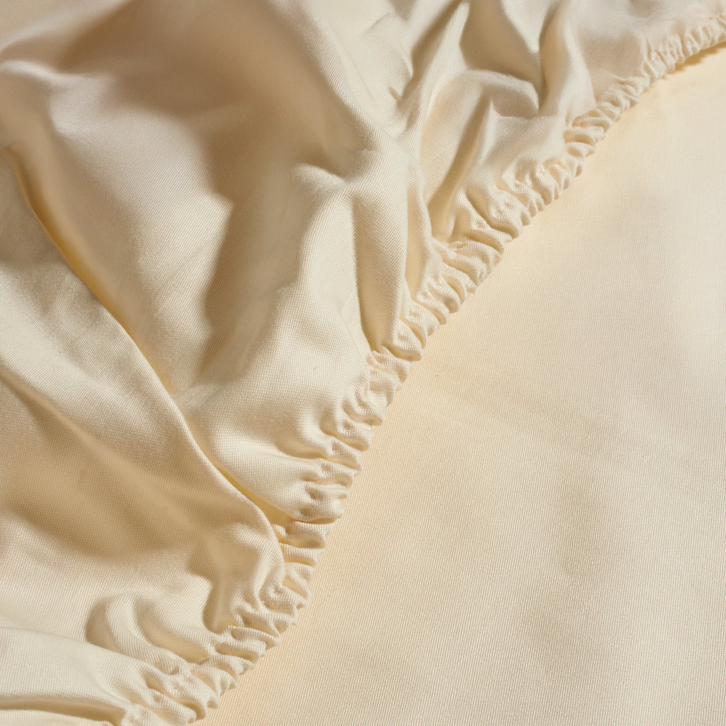 Off White Plain Fitted Sheet 200 TC